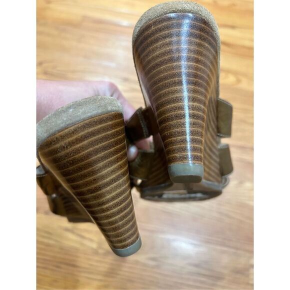 Aeresoles Women’s Leather Wedge Heels Sandals. Size 8.5. Copper/Bronze Color. Ne - Picture 3 of 7